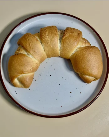 Булочка с маком