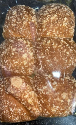 Булочка с посыпкой